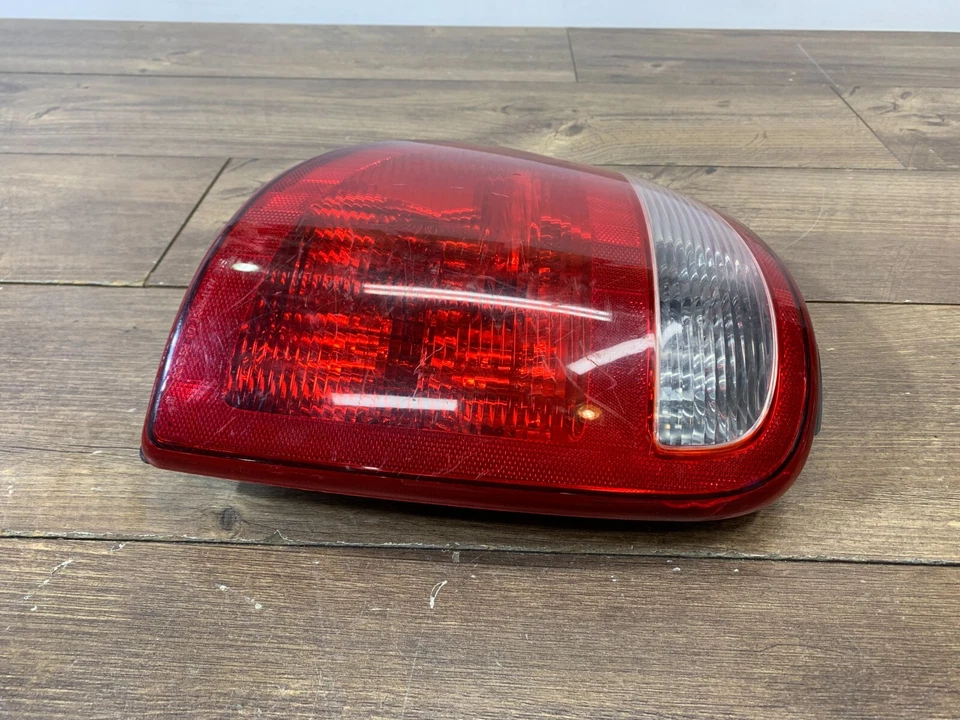 2001 2002 2003 Dodge Caravan Town Country Rear Tail Light Left Side OEM *NOTE* - Imagem 4 de 4