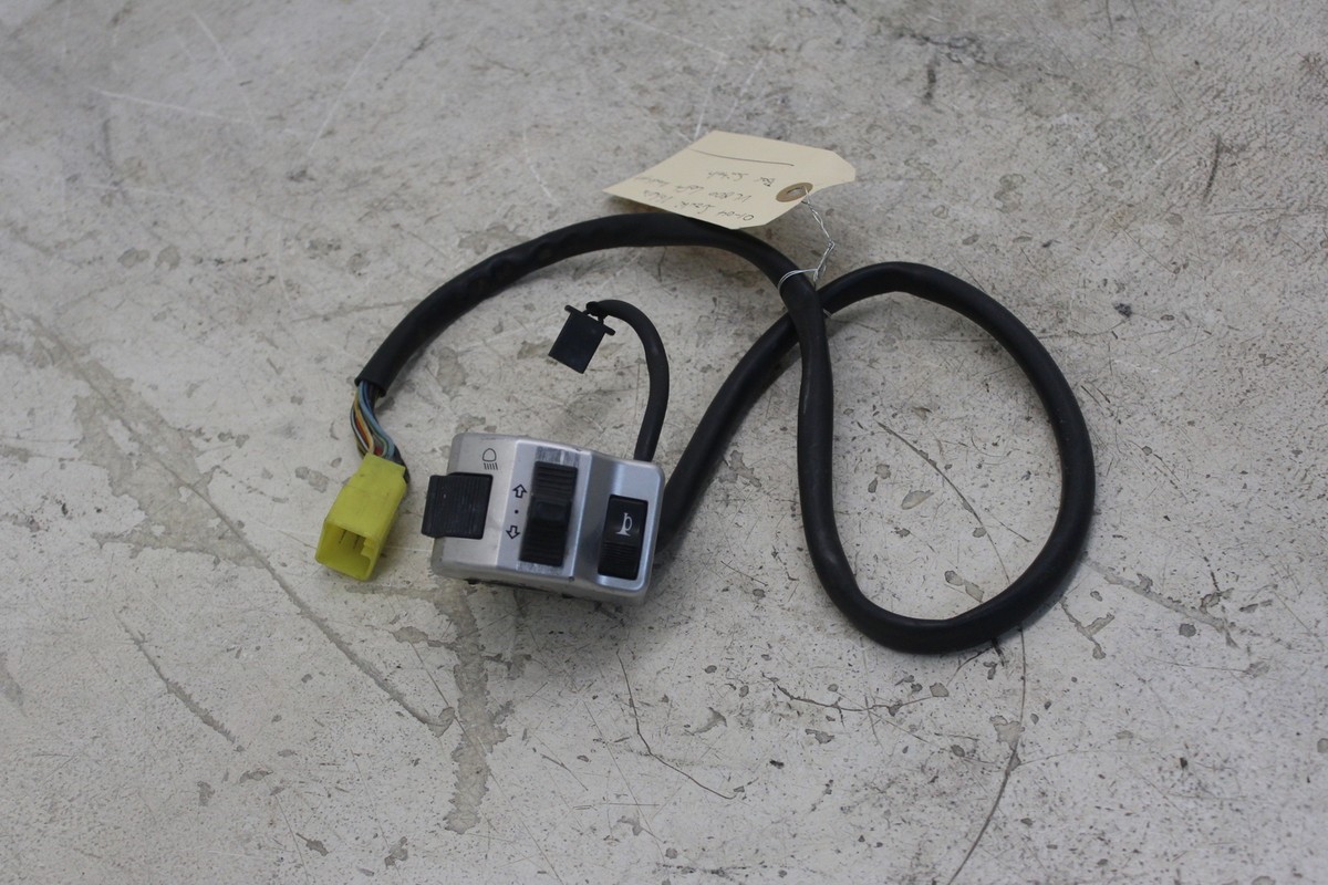 01-04 SUZUKI INTRUDER VOLUSIA 800 VL800 OEM LEFT HANDLE HORN