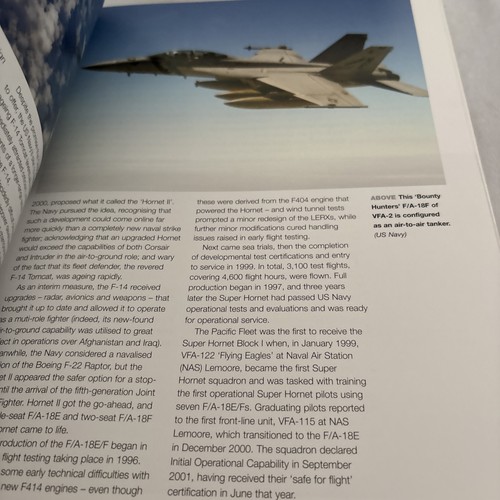 Steve Davies McDonnell Douglas F/A-18 Hornet And Super Hornet Owners' (gebunden) - Bild 6 von 7