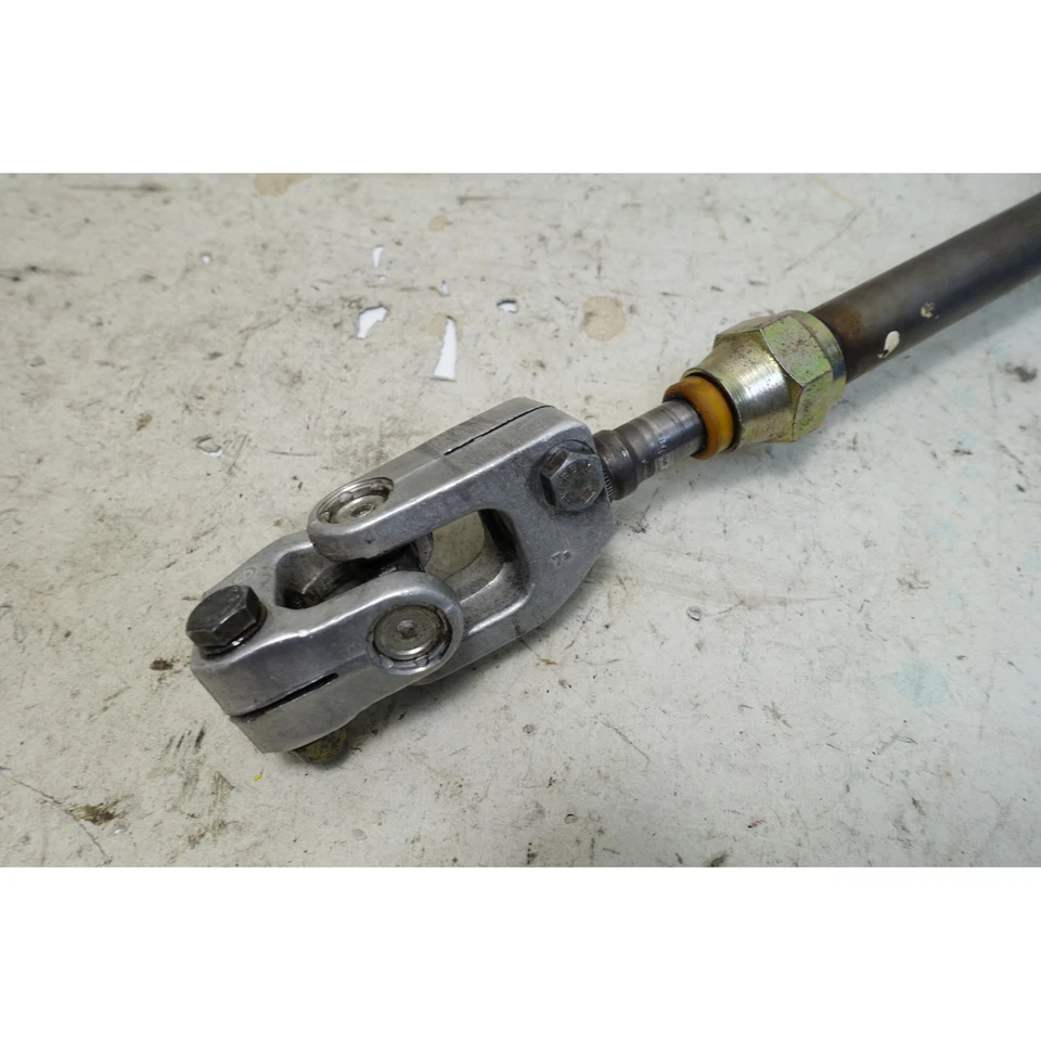 BMW E24 E28 1983-1989 columna de dirección inferior conjunto de juntas en U OEM Foto 3 de 4