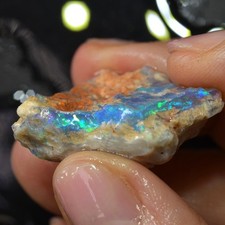 33.2 cts Rough Opal Lightning Ridge