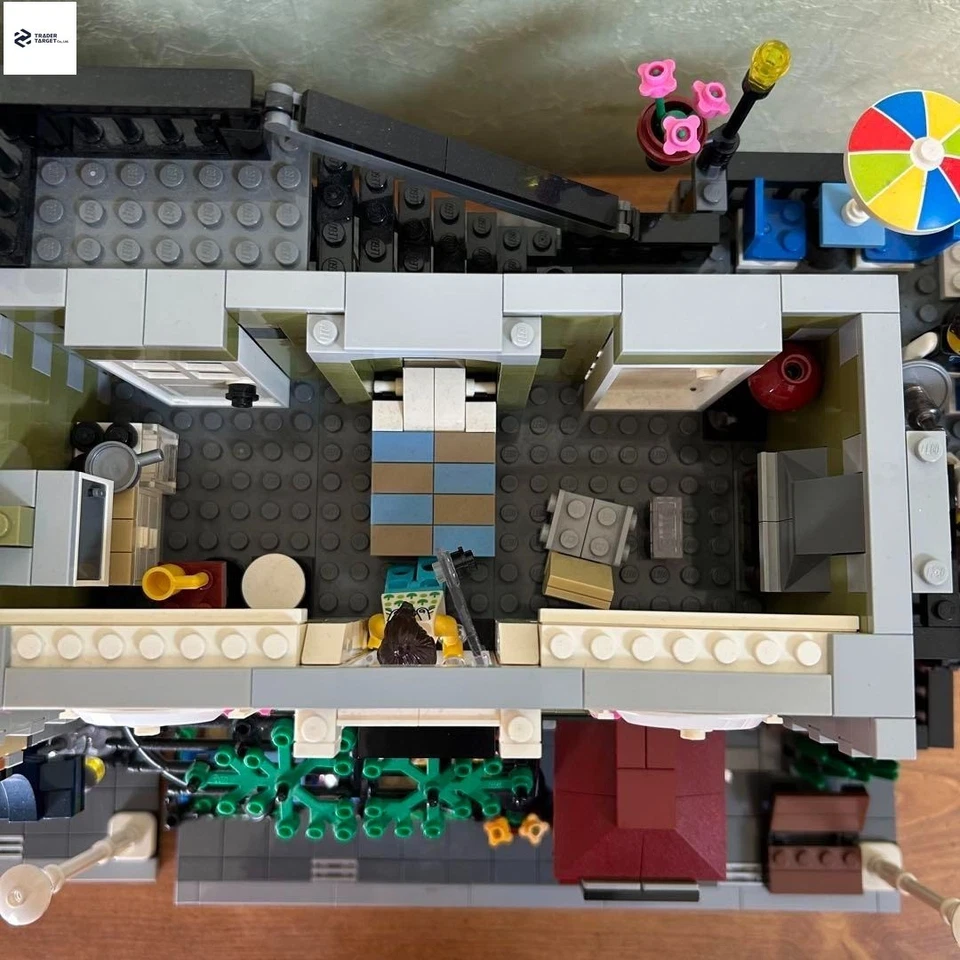 LEGO Creator Expert Modular Buildings Parisian Restaurant 10243 In 2014 Used Ret - Image 3 of 4