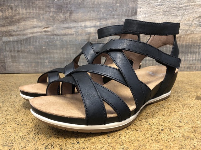 veruca sandal dansko