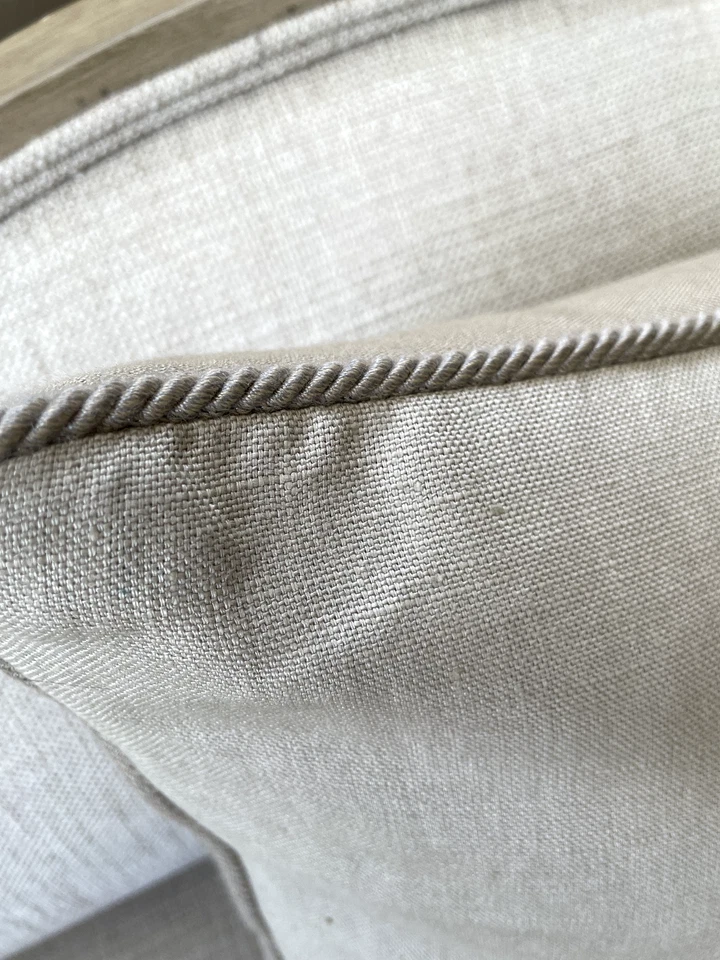 Almohada bordada con caballo Foto 4 de 4