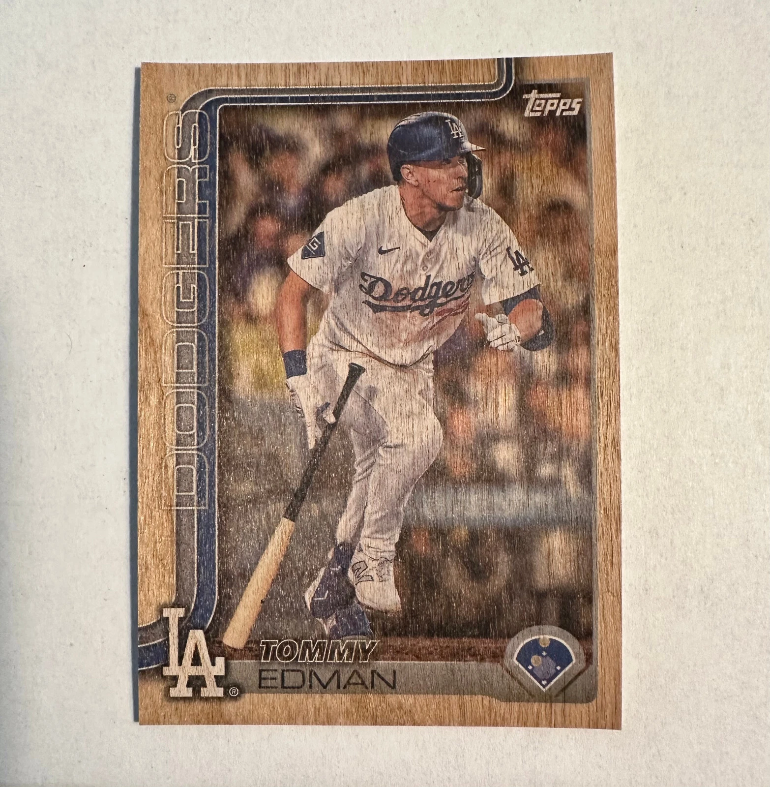2025 Topps Series 1 Tommy Edman 214 * WOOD Parallel * /25 Dodgers