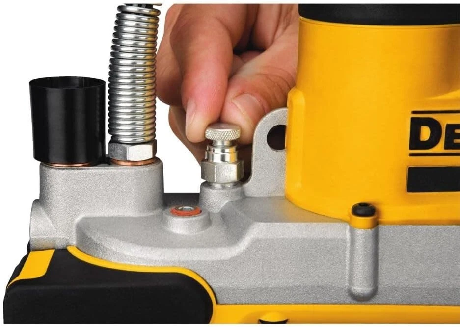 Pistola de engrase inalámbrica DEWALT 20V MAX - Solo herramienta DCGG571B Foto 4 de 4