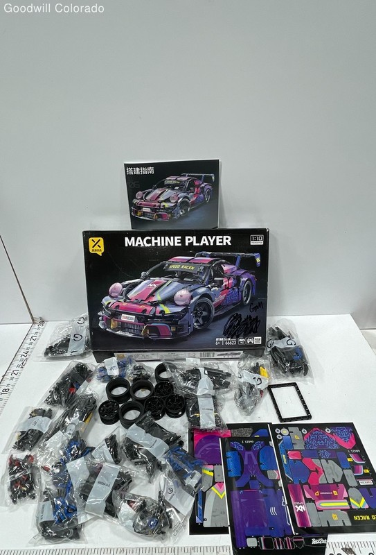 Machine Player 66623 Car Model Kit