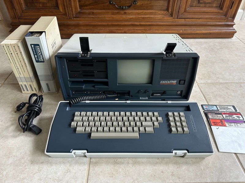 Osborne Executive Computer OCC2 w/ Recapped Power Supply WORKING FULLY TESTED