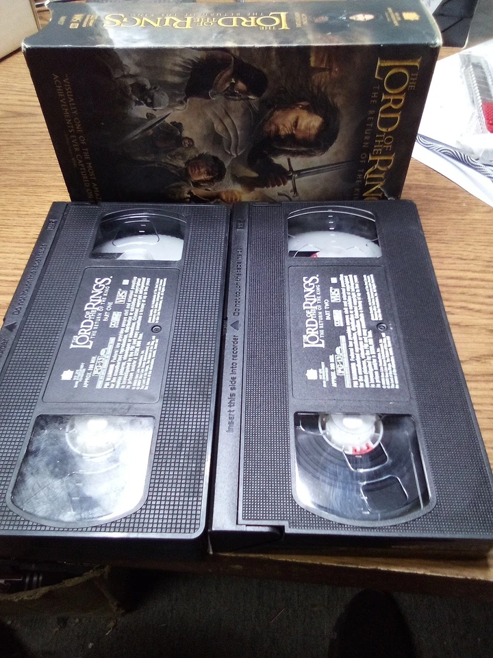 The Lord of the Rings: The Return of the King (VHS, 2004, 2-Tape Set,... - Image 3 of 3