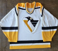 Vintage CCM Maska Pittsburgh Penguins Official NHL Jersey Adult Large