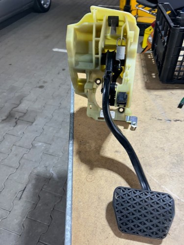 BMW 5er E61 E60  Bremspedal Pedal Automatikgetriebe 6759950 6759947  60 TKM