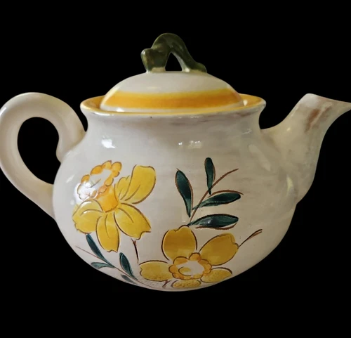 Vintage Fredrick Lunning  Inc Tea Pot Stangl  Yellow Tulip 4 1/4" Tall