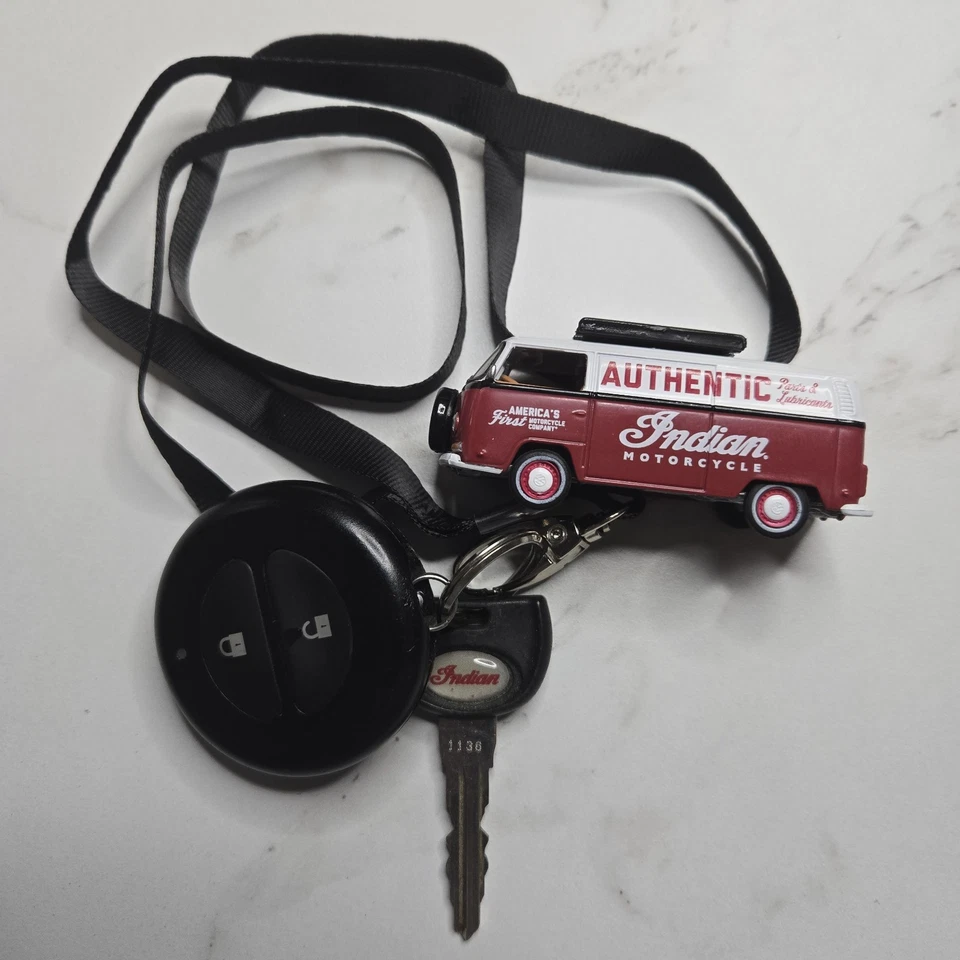 Camión Ford Panel|Llavero|Hot Wheels|Coche de Bolsillo| Rellenos de Medias Perfectos 🎅 Foto 2 de 2