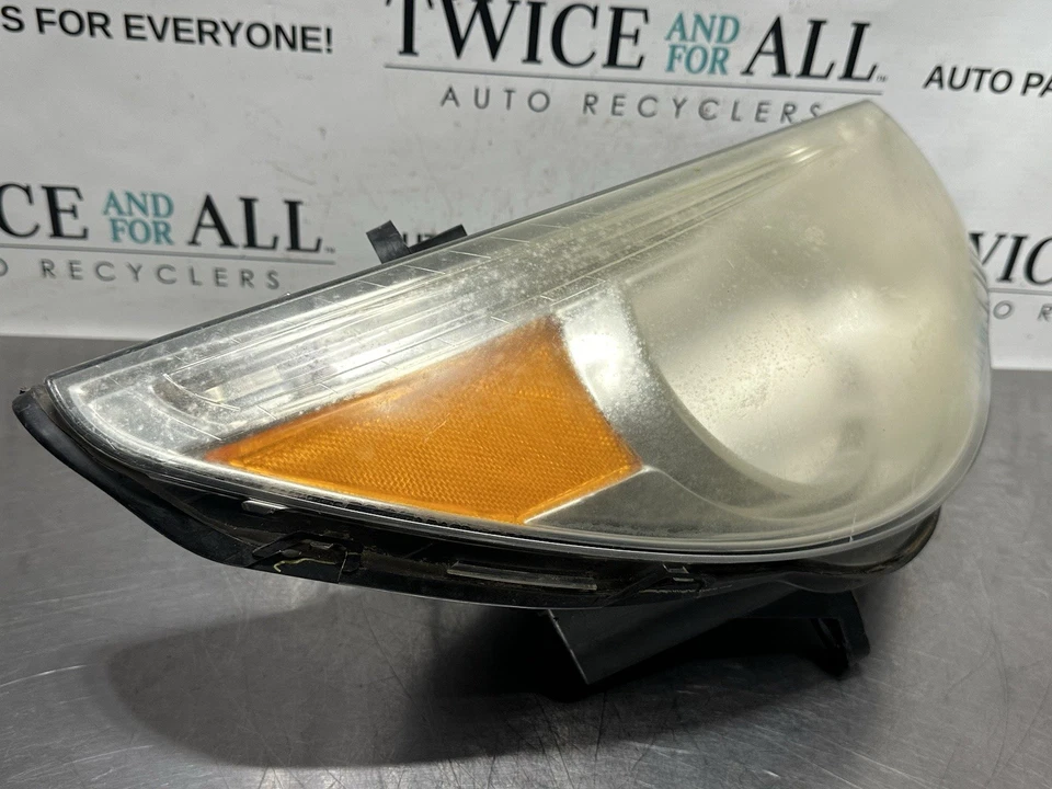 Faro halógeno pasajero derecho Volkswagen Routan 2009-2014 OEM Foto 4 de 4