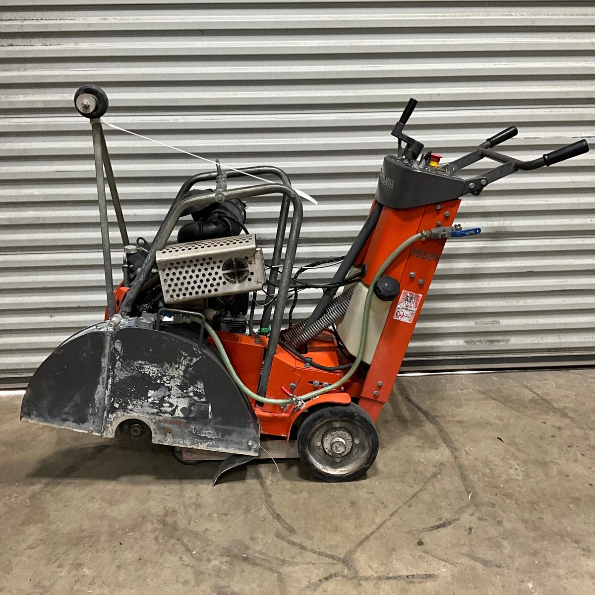 Self propelled on sale floor saw