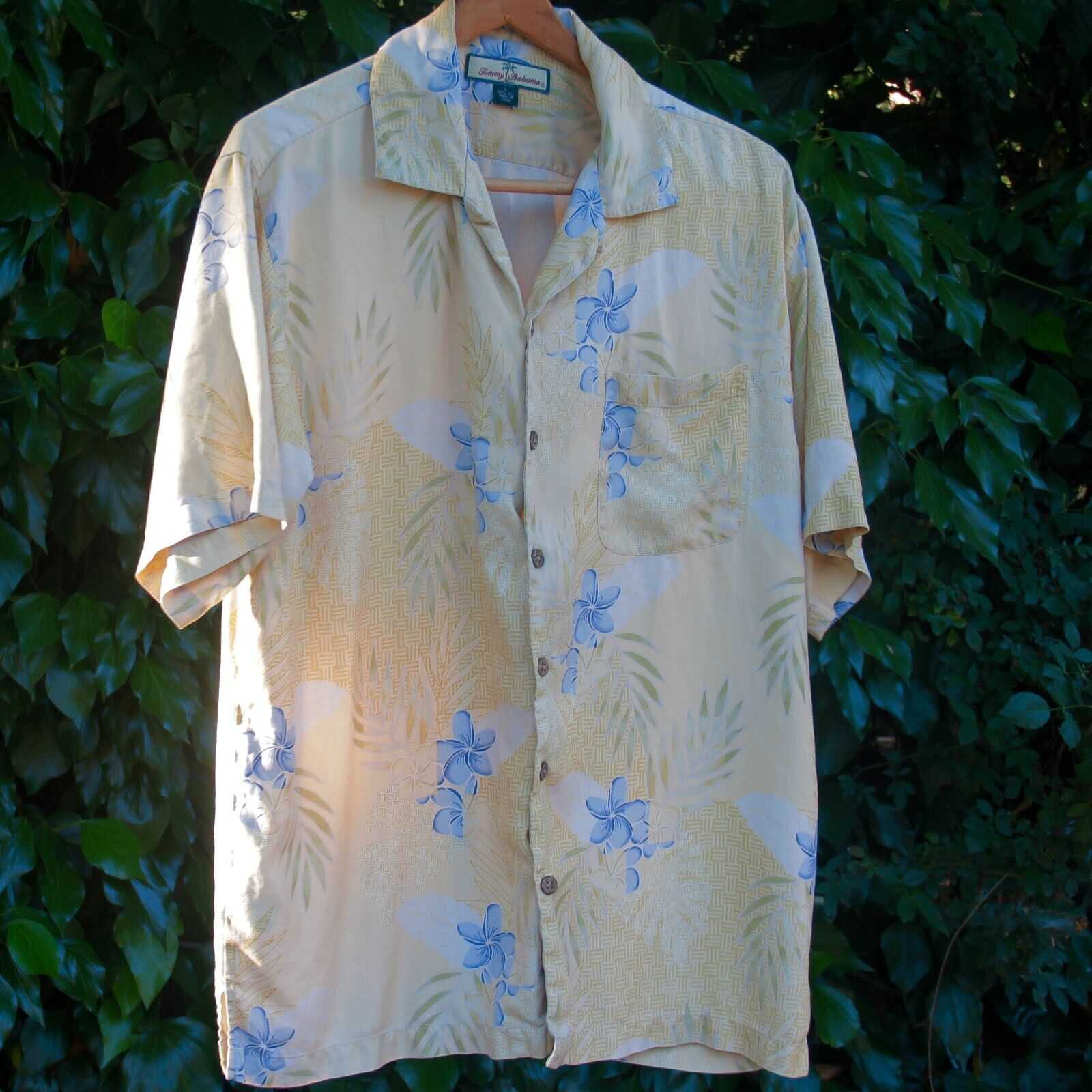 Vintage Tommy Bahama Shirt Mens Large 100% silk H… - image 1