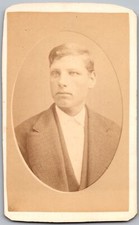 ANTIQUE CDV CIRCA 1880S T. RICH HANDSOME YOUNG MAN IN SUIT WAUPACA WISCONSIN
