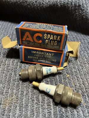 Vintage Collectible New Old Stock AC 87com 2 Spark Plugs