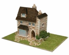 Aedes 1413 English House Model Making