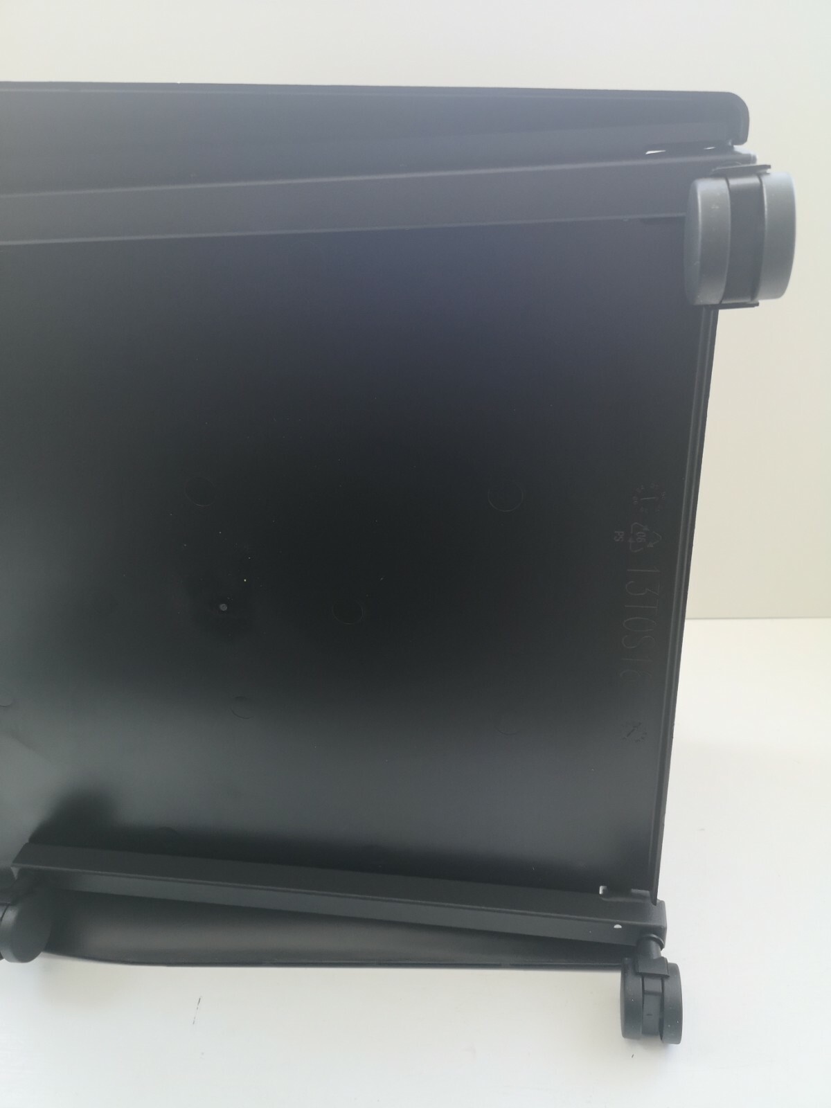 Samsung ST5937 CRT TV Stand on Wheels for 25" and 28" Televisions