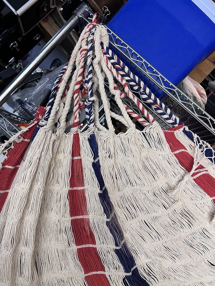 De colección Grande Macram'e Rojo Blanco Azul BOHO Hamaca Lazo a Árbol Cuerda Portátil Foto 3 de 4