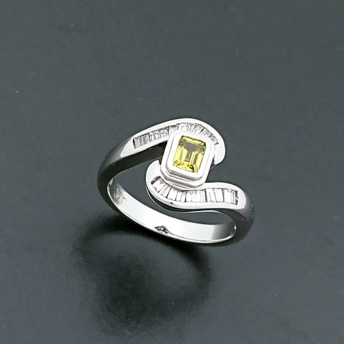 Brand New 9ct White Gold Ring with Natural Australian Yellow Sapphire & Diamonds - Picture 1 of 2