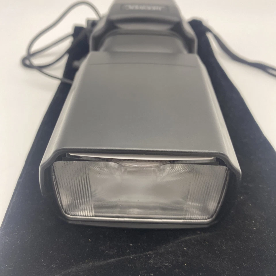 Neewer NW561 LCD Display Flash Speedlite - Image 4 of 4