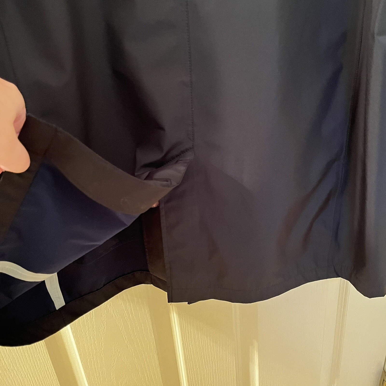 Robert Graham Black Lightweight Softshell Windbre… - image 18