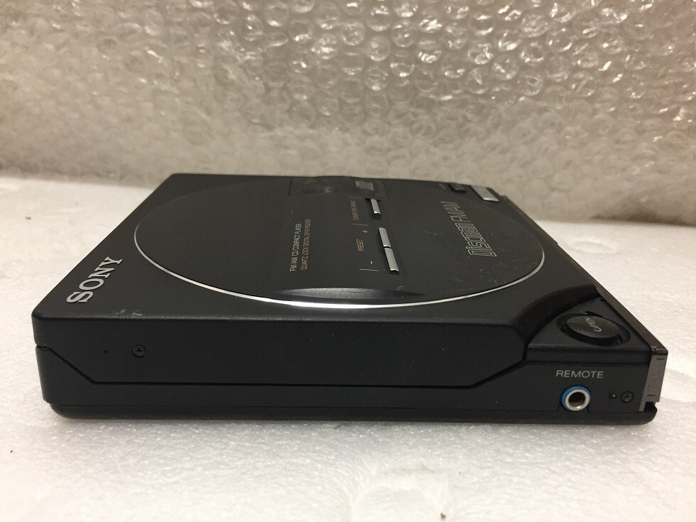 SONY Discman FM/AM ポータブルCDプレーヤー SONY Discman FM/AM ポータブルCDプレーヤー