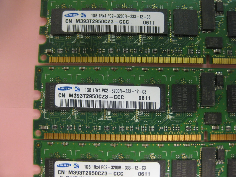 4GB ( 1GB X 4 ) Samsung 1GB Memory PC2-3200R, P/N M393T2950CZ3-CCC Server Memory - Image 3 of 4