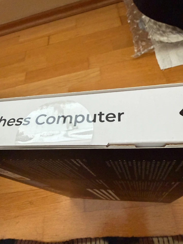 MILLENNIUM M815 ChessGenius PRO Schachcomputer OVP NEU Netzadapter Reisestecker  - Bild 3 von 3