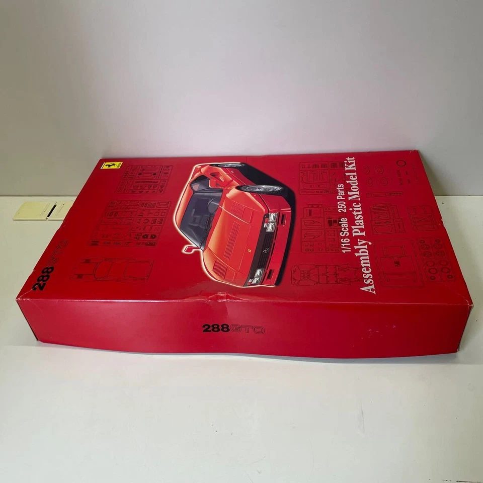Fujimi 1/16 Supercar Series SC9 Ferrari 288 GTO non assemblata - Immagine 2 di 4