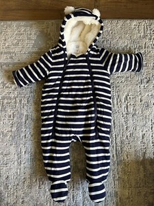 Baby Gap  3-6 Months Puffer Primaloft Snowsuit Hooded W/Ears
