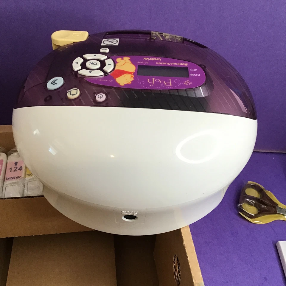 Máquina de bordar estación apliques hermano colección Pooh de Disney Home E-100P Foto 4 de 4