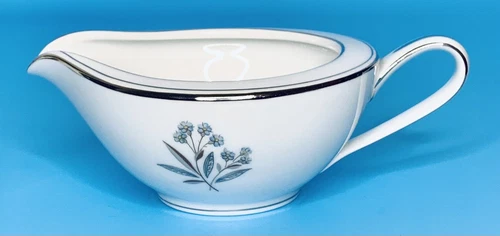 Noritake BESSIE 5788 Floral Porcelain 8 OZ Creamer