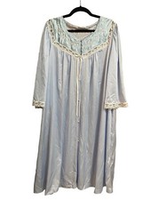 Vintage Lorraine Blue Nylon Lace Buttons Embroidered USA Sz Small Nightgown/Robe