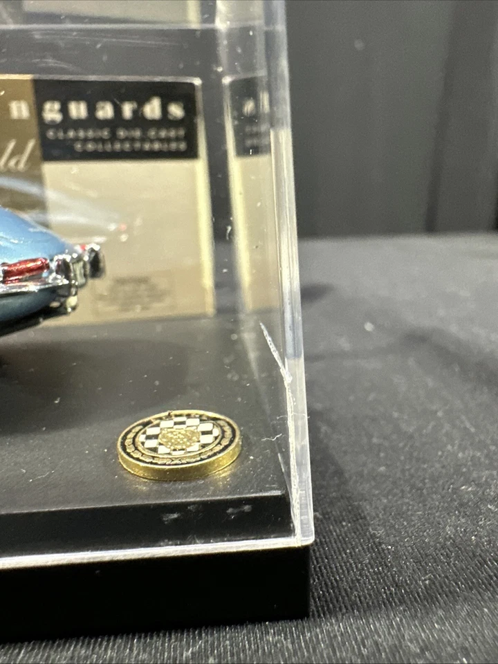 Vanguards Gold 1/43 Scale Jaguar E-Type Metallic Blue Diecast Car - Image 2 of 4