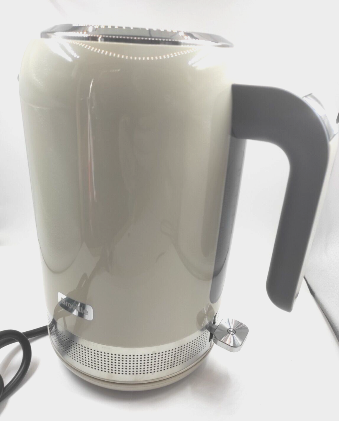 Breville High Gloss 1.7L Cordless Kettle VKT153 READ DESCRIPTION N436