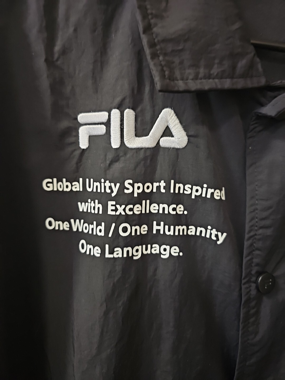 Fila Giacca a vento nera con toppe mondiali e bottoni completi da uomo taglia 2XL