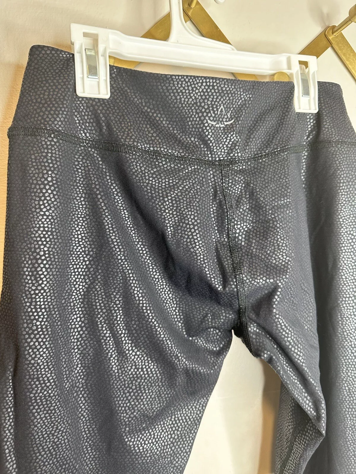 beyond-yoga soft shine high waisted midi leggings