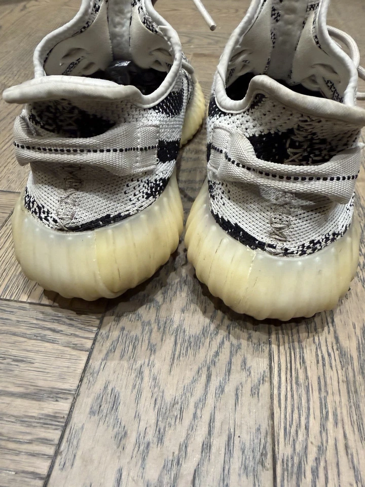 Adidas Yeezy Boost 350 V2, photo 4 of 5