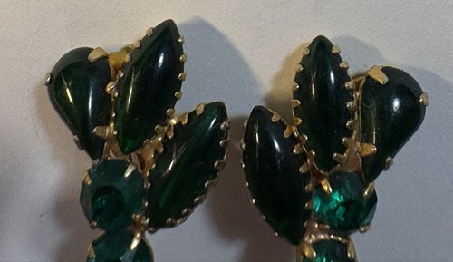 Orecchini vintage clip strass verdi grappolo foglie tono oro anni 50 - Foto 3 di 6
