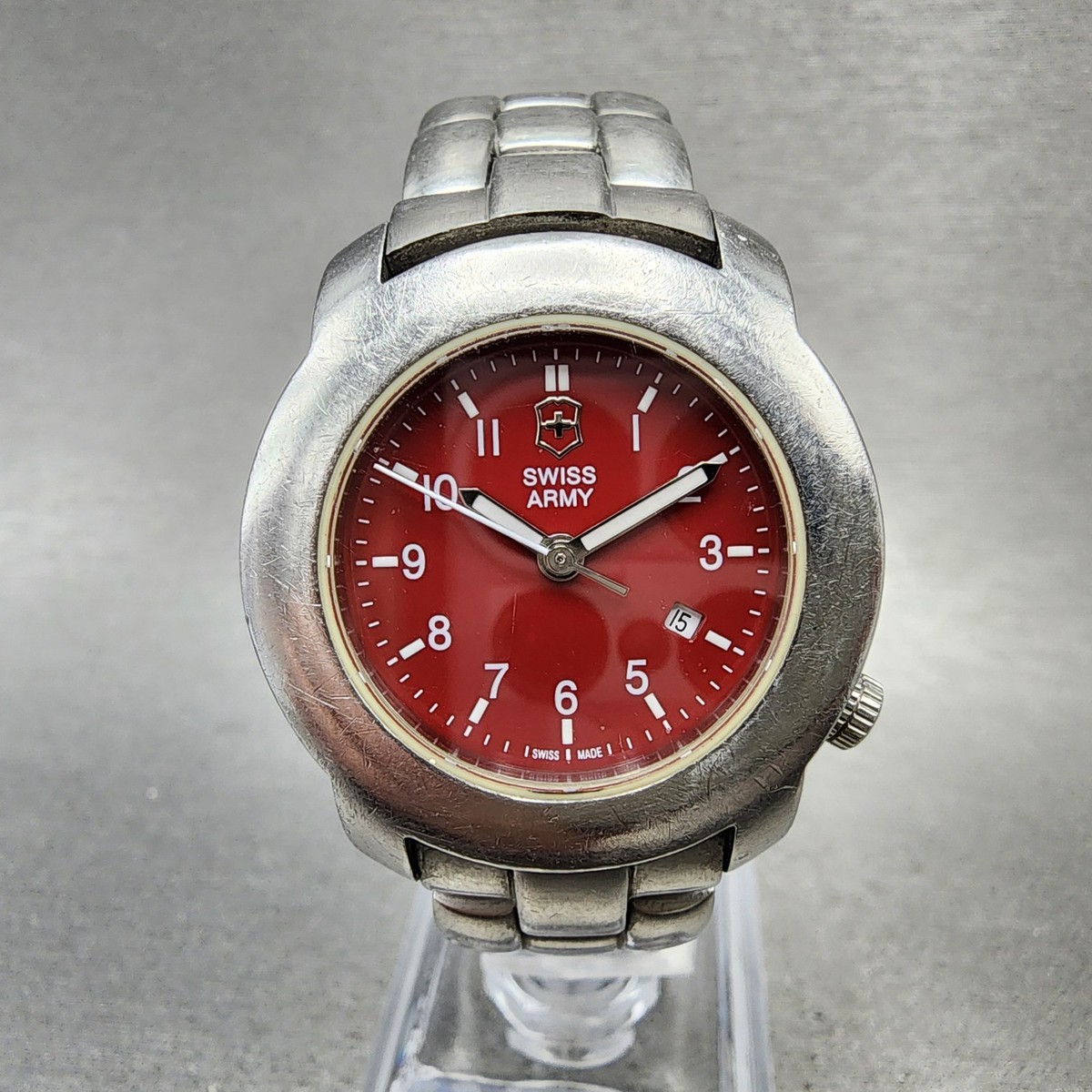 Victorinox Swiss Army V7 Watch Women 31mm Red Dial Silver Tone