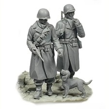 1/35 Resin Model Kit WWII US Infantry Set 2 Figures Dog Unassembled Unpainted