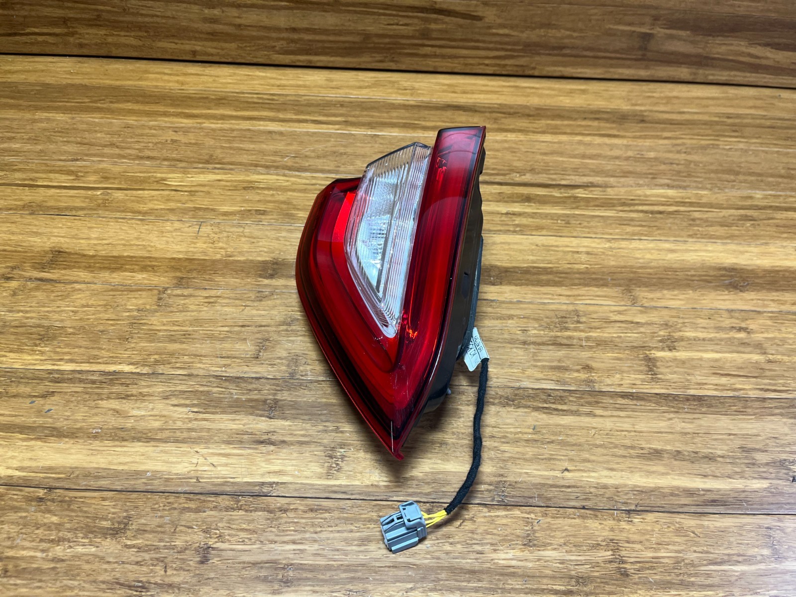 2017-2020 Maserati Levante M161 Rear Left Inner Tail Light 20680103 OEM *NOTE*