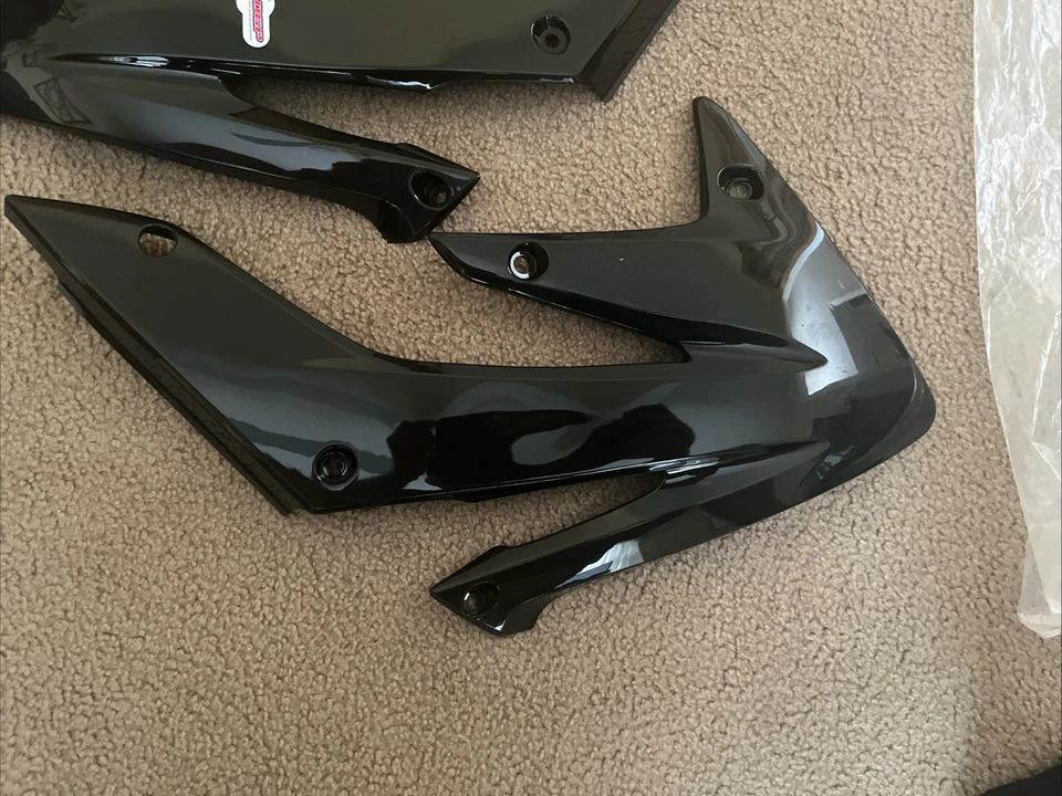 Polisport - Cubierta de radiador de plástico negro para Honda 2004-2013 CRF250R CRF250X. Foto 3 de 4