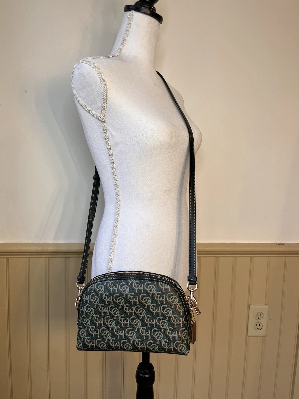 Borsa a tracolla Coach Madi verde marrone monogramma tela zip logo tracolla