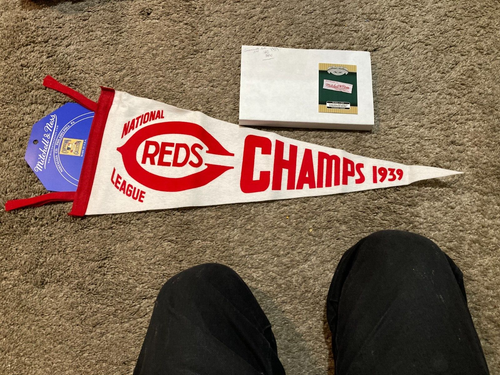 CINCINNATI REDS 1939 MLB World Champions Mitchell & Ness Classic Felt Pennant NE