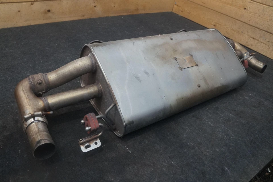 Rear Exhaust Muffler Silencer Tail Pipe OEM Aston Martin V8 Vantage 2006 Foto 3 de 4