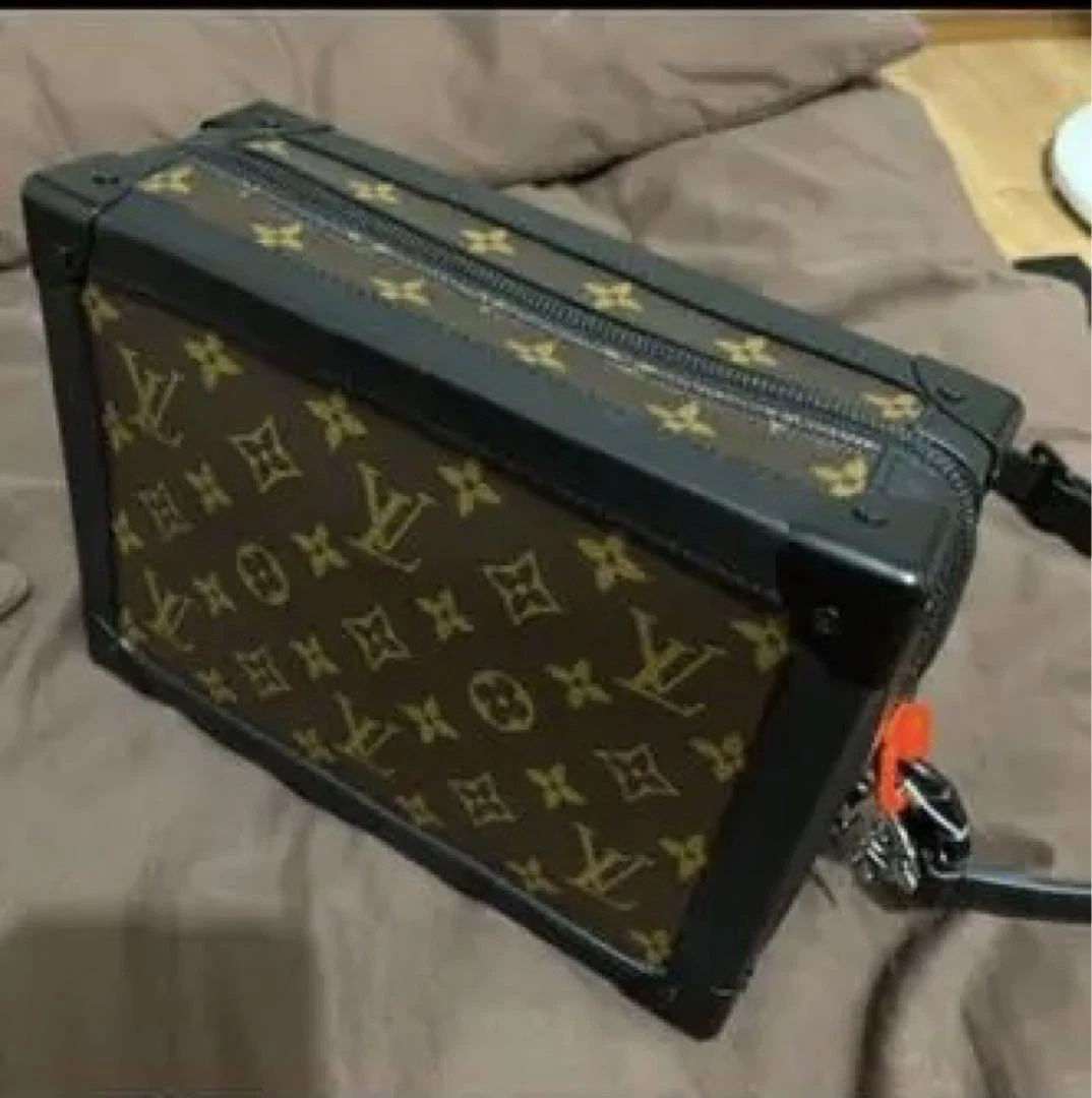 louis vuitton small trunk bag